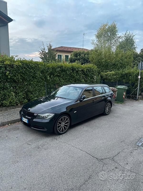 Usata BMW 330 231 CV (169 kW) 2007 Nero Station wagon