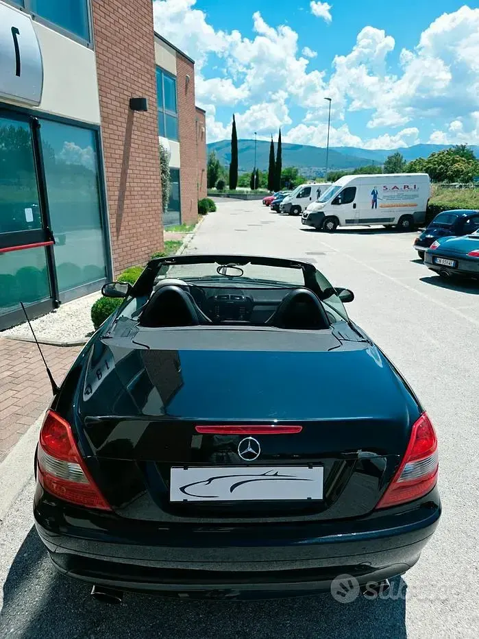 Usata Mercedes SLK200 163 CV (119 kW) 2004 Nero Cabrio
