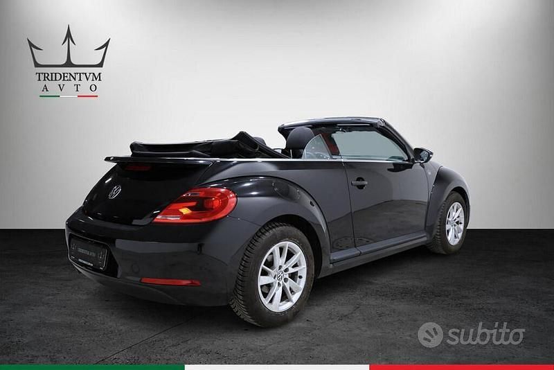 Usata VW Beetle Cabriolet Design 105 CV (77 kW) 2016 Nero Cabrio