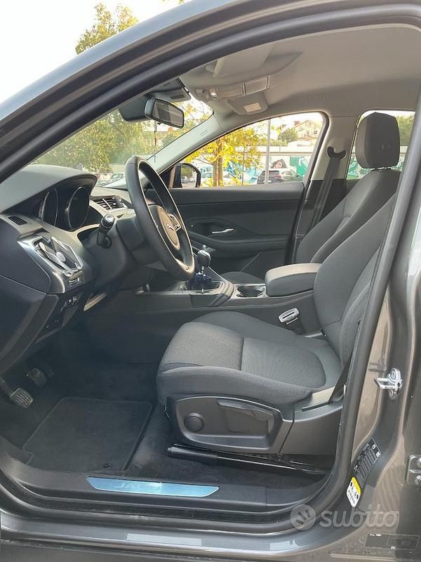 Usata Jaguar E-Pace 150 CV (110 kW) 2019 Bianco SUV