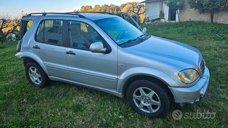 Usata Mercedes ML270 2001 Grigio SUV