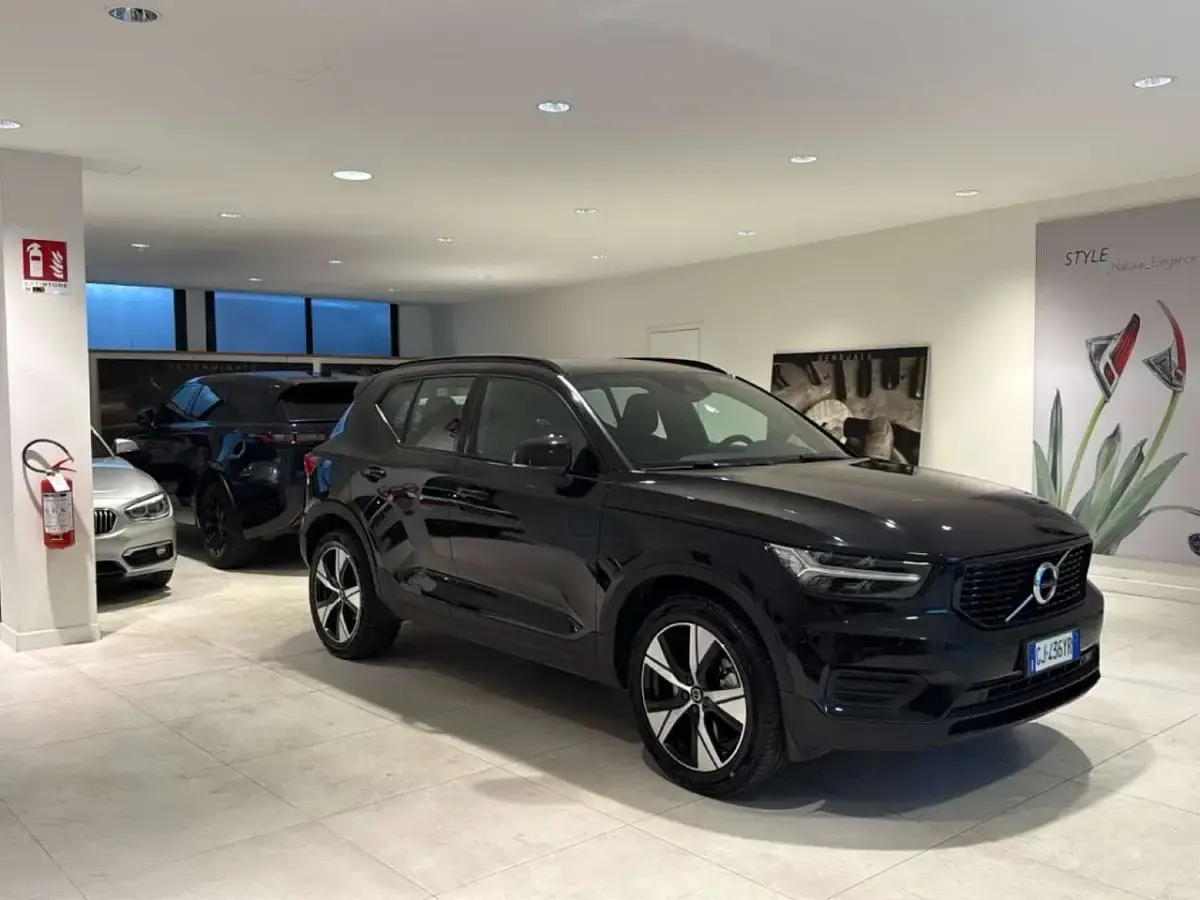 Usata Volvo XC40 R-Design 179 CV (131 kW) 2022 Nero SUV