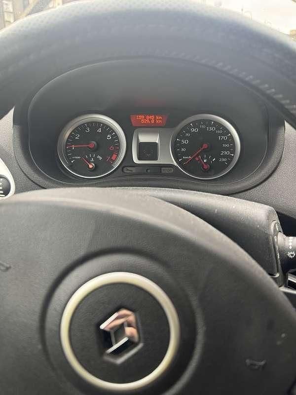 Usata Renault Clio II 75 CV (55 kW) 2010 Berlina