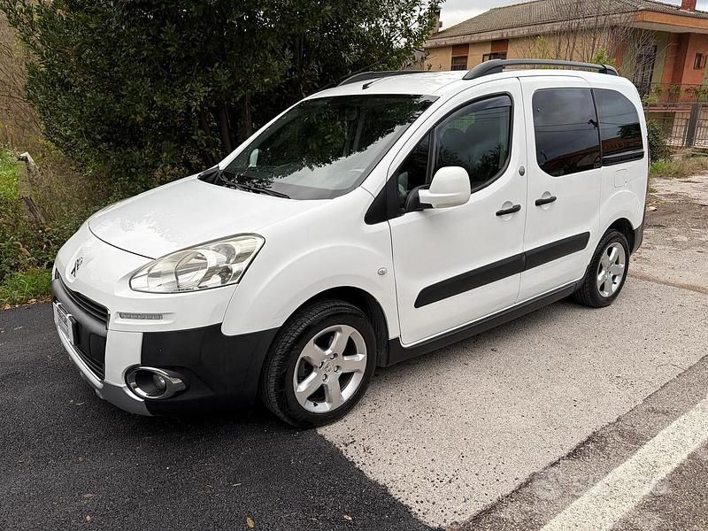 Usata Peugeot Partner Tepee Outdoor 115 CV (84 kW) 2013 Bianco Monovolume