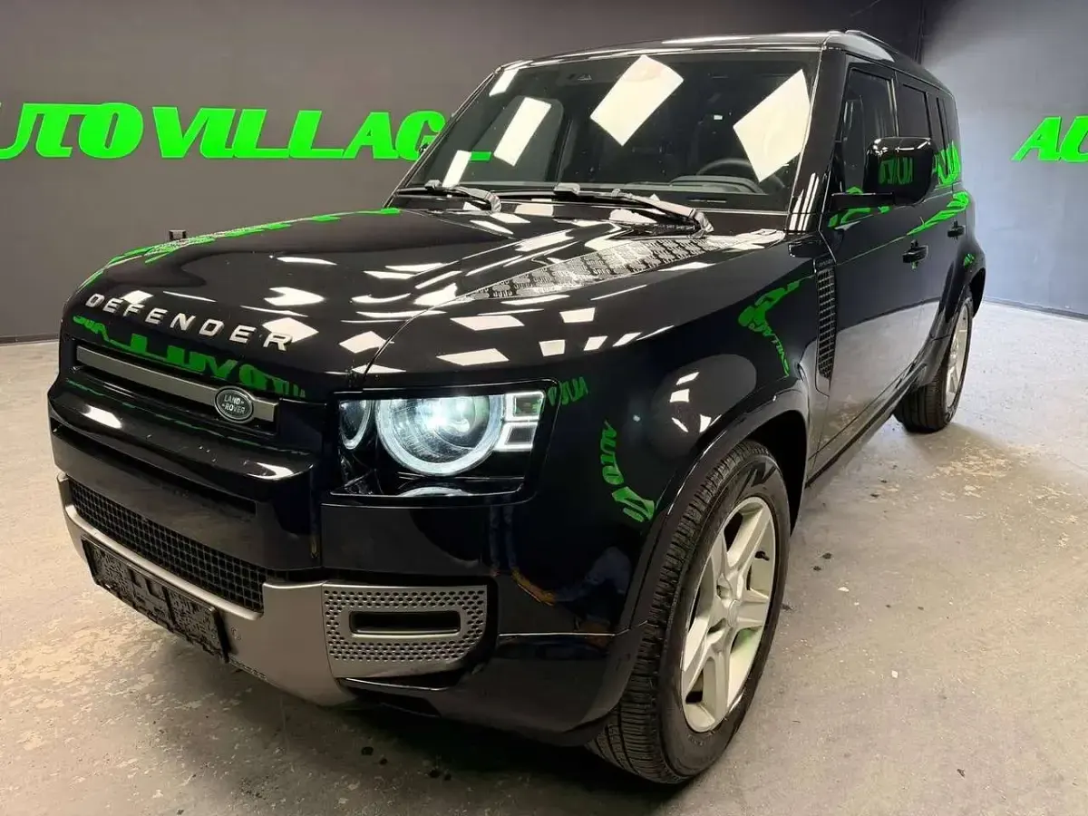 Usata Land Rover Defender SE Dynamic 249 CV (183 kW) 2025 Nero SUV