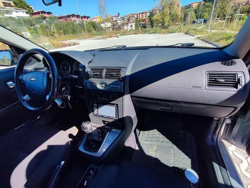 Usata Ford Mondeo Ghia 88 CV (64 kW) 1998 Station wagon