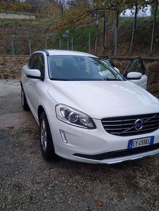Usata Volvo XC60 Momentum 181 CV (133 kW) 2015 SUV