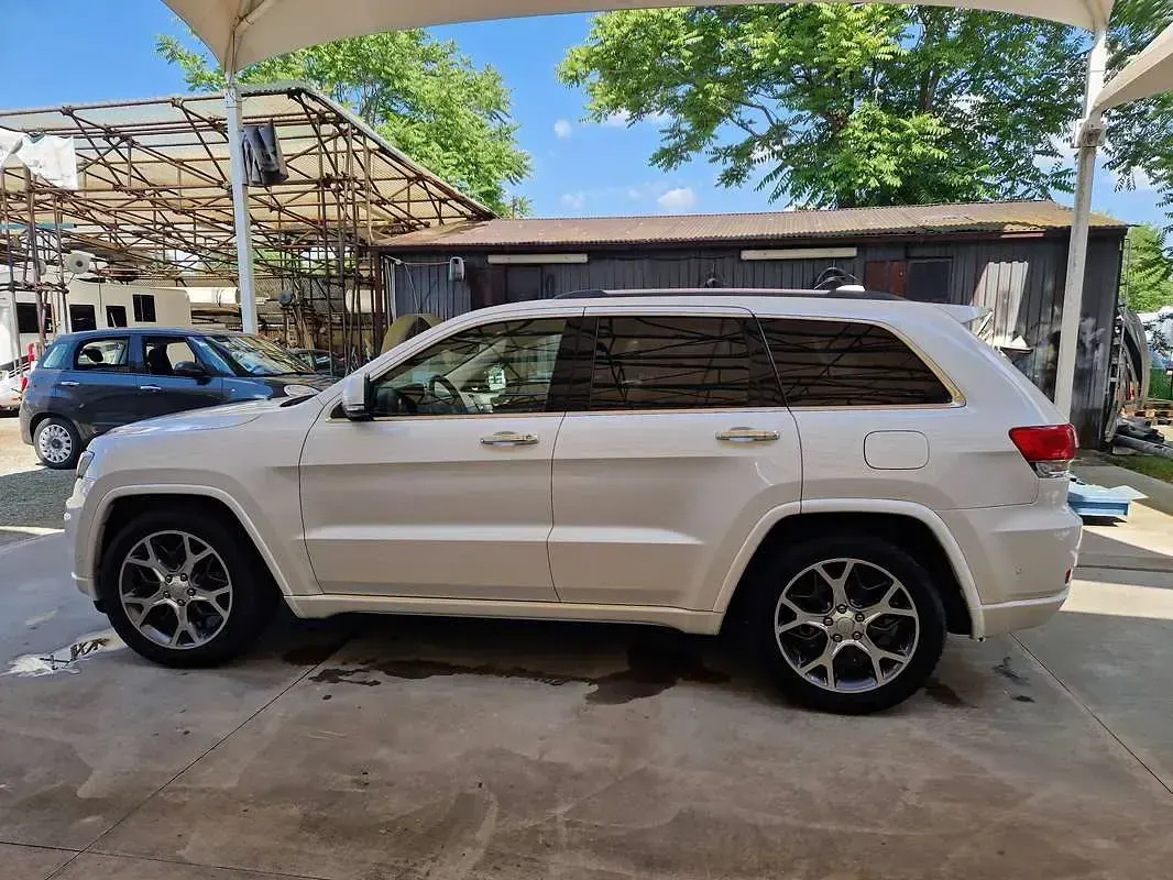 Usata Jeep Grand Cherokee Overland 250 CV (183 kW) 2019 Bianco SUV