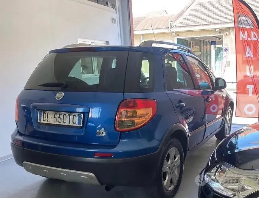 Usata Fiat Sedici Emotion 120 CV (88 kW) 2009 Bluazzurro SUV