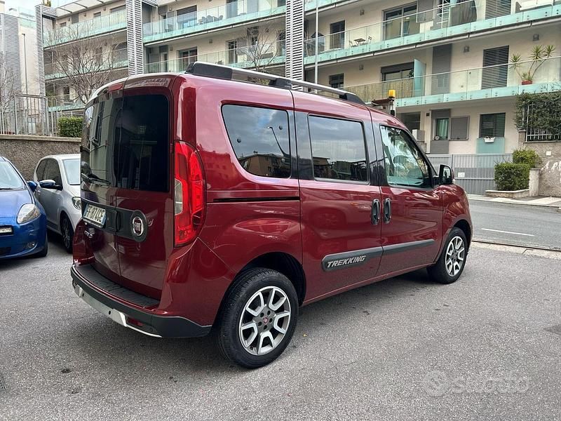 Usata Fiat Doblò Trekking 120 CV (88 kW) 2016 Rosso Monovolume