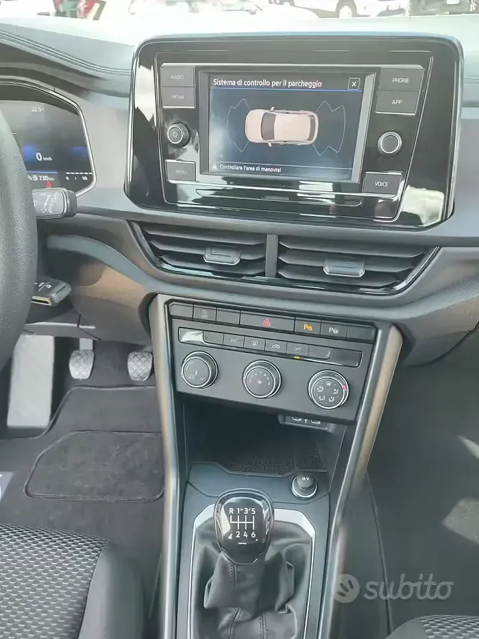 Usata VW T-Roc Style 110 CV (80 kW) 2023 Blu SUV