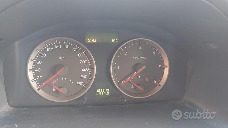 Usata Volvo V50 Momentum 109 CV (80 kW) 2006 Grigio Station wagon