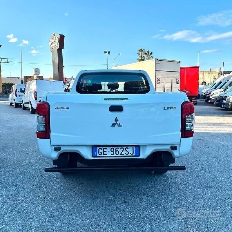 Usata Mitsubishi L200 150 CV (110 kW) 2021 Bianco Pick-up