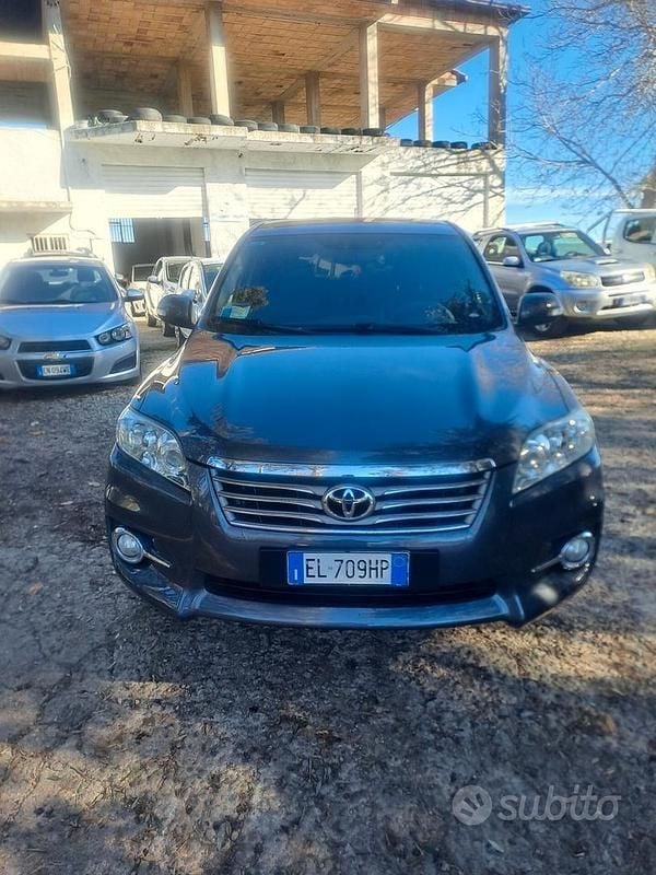 Usata Toyota RAV4 150 CV (110 kW) 2012 Grigio SUV