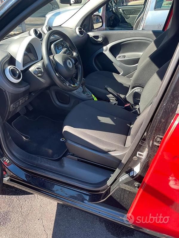 Usata Smart ForFour 2017 Rosso Utilitaria
