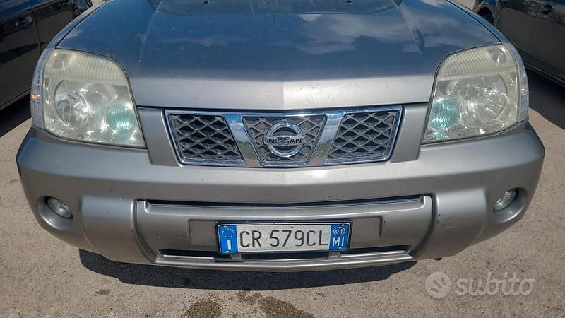 Grigio Usata 2004 Nissan X-Trail SUV | 3500 € - Immagine 1/4