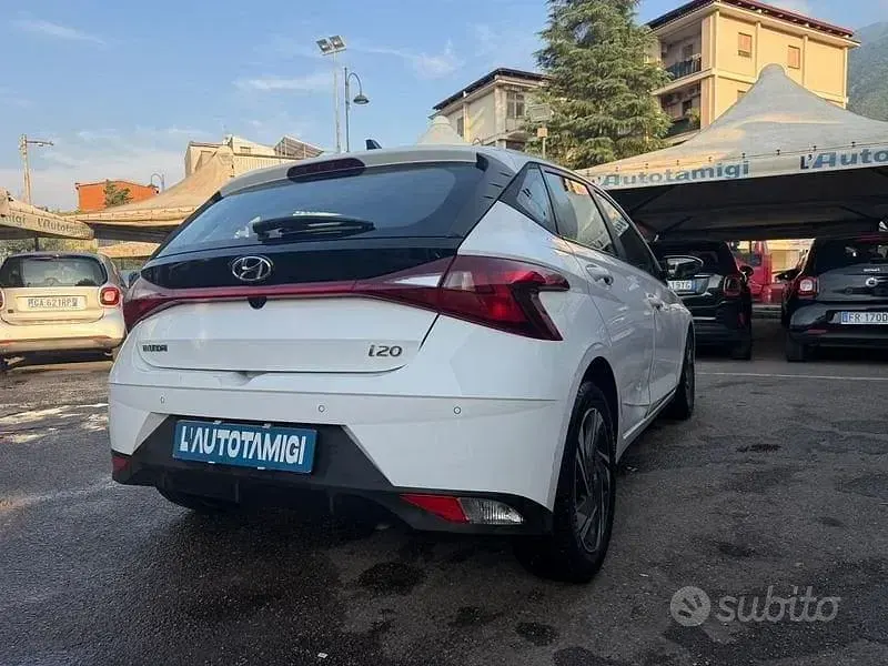 Usata Hyundai i20 84 CV (61 kW) 2023 Bianco Utilitaria