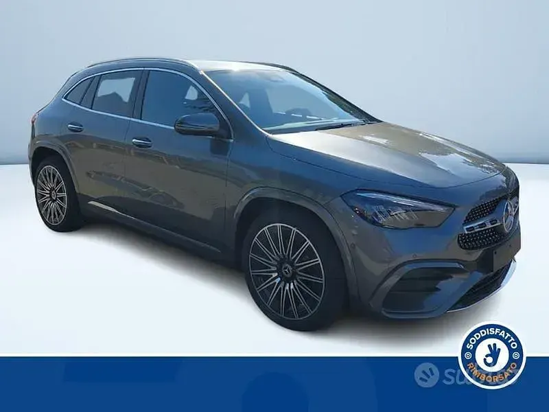Usata Mercedes GLA200 AMG line 150 CV (110 kW) 2026 Grigio SUV