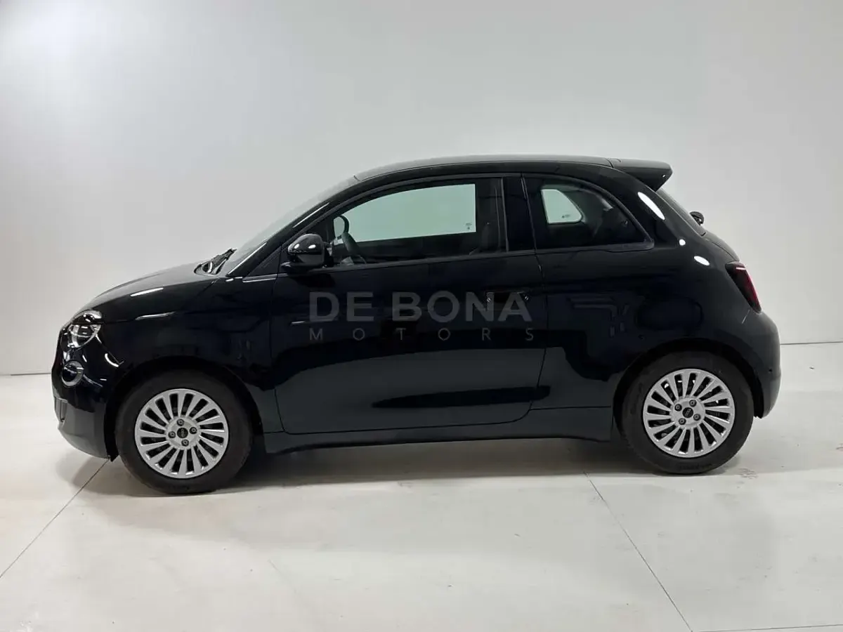 Nuova Fiat 500e Tech 86 kW (118 CV) 2025 Nero cinema Berlina