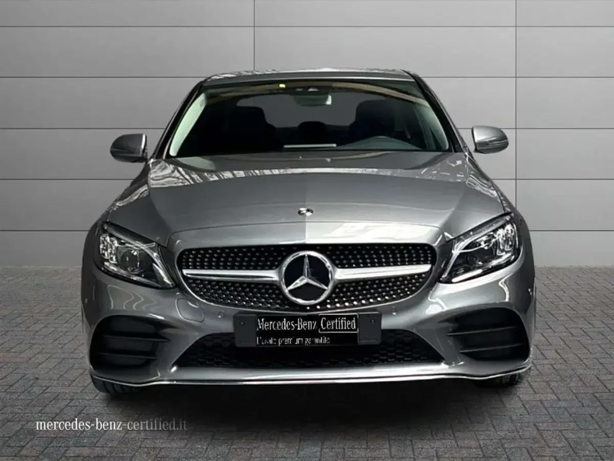 Usata Mercedes C220 Premium 194 CV (142 kW) 2019 Grigio selenite Berlina