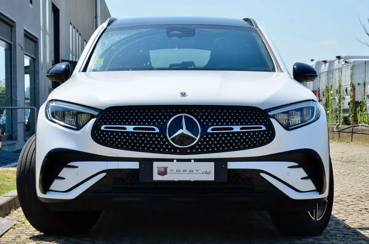 Usata Mercedes GLC200 AMG Line Premium Plus 204 CV (150 kW) 2023 Bianco SUV