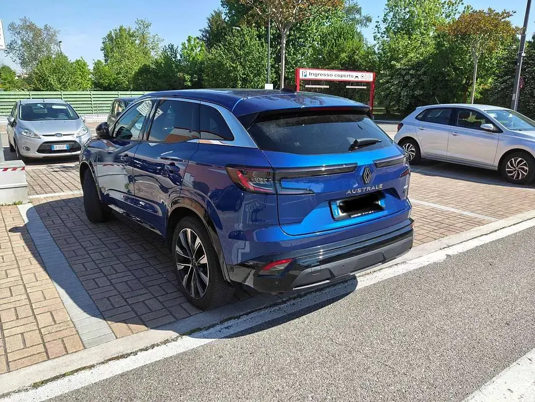 Usata Renault Austral Techno 131 CV (96 kW) 2023 Blu/azzurro SUV