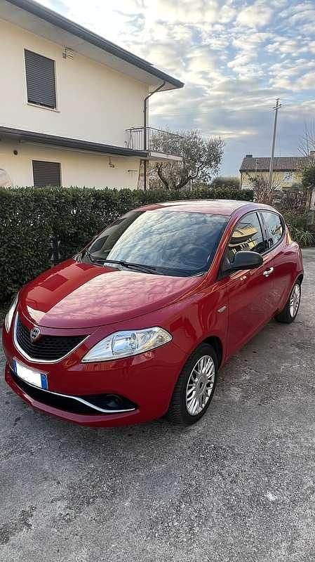 Usata Lancia Ypsilon 69 CV (50 kW) 2017 Utilitaria