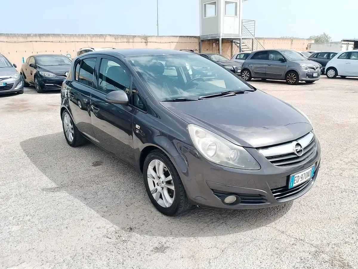 Usata Opel Corsa 80 CV (58 kW) 2010 Utilitaria