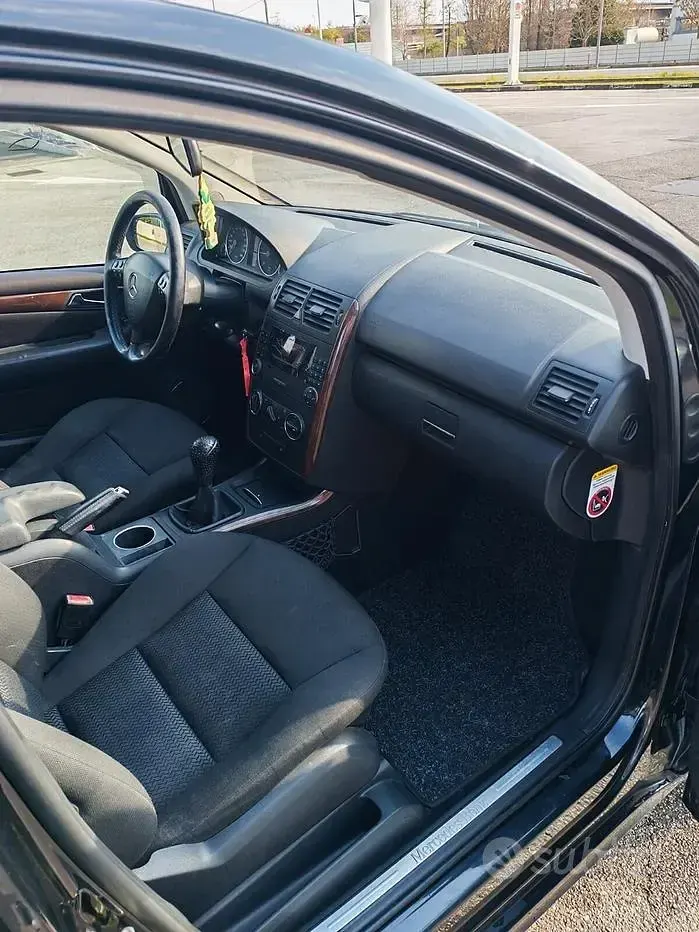 Usata Mercedes A200 Elegance 82 CV (60 kW) 2006 Nero Berlina
