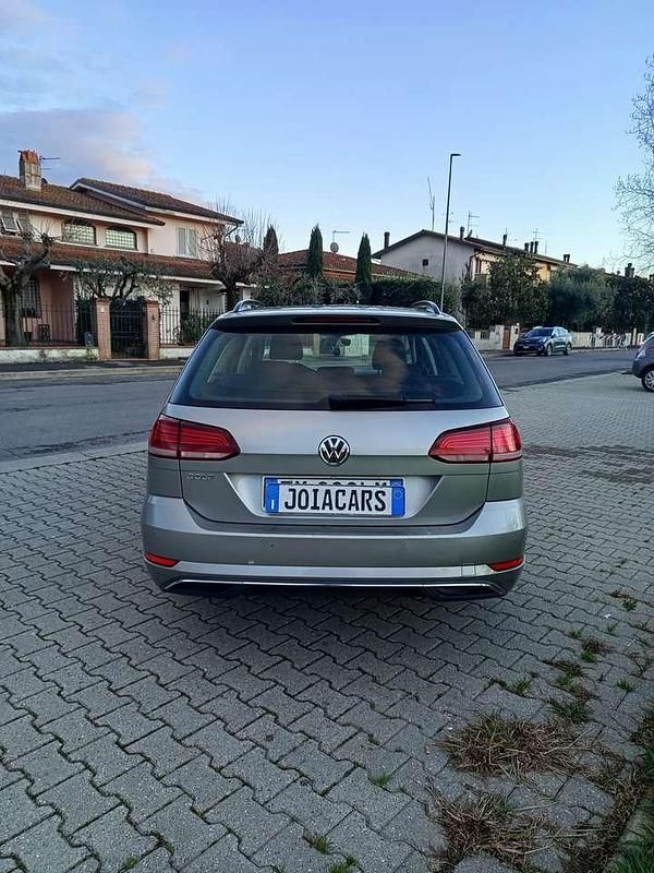 Usata VW Golf VII Executive 116 CV (85 kW) 2018 Argento Station wagon
