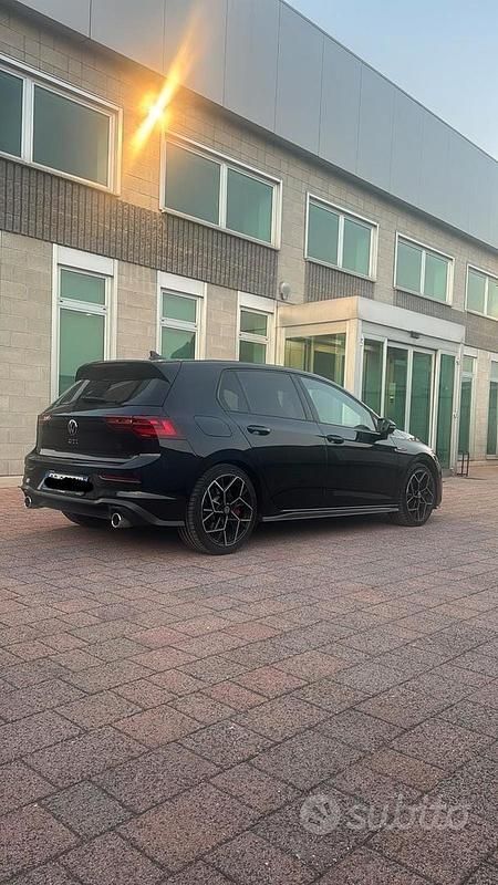 Usata VW Golf VIII GTI 245 CV (180 kW) 2022 Nero Berlina