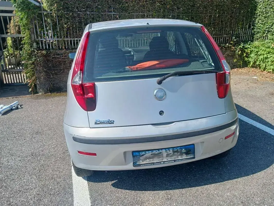 Usata Fiat Punto Classica 60 CV (44 kW) 2007 Argento Utilitaria