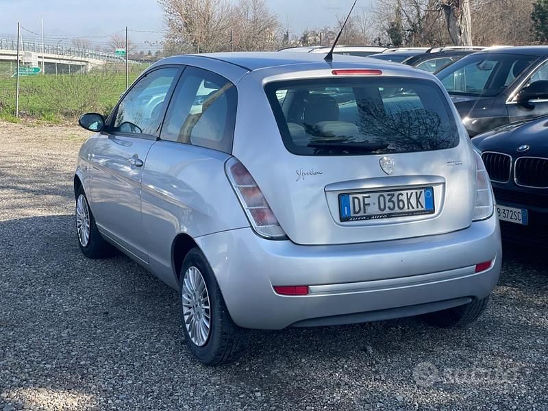Usata Lancia Ypsilon 59 CV (43 kW) 2006 Grigio Utilitaria