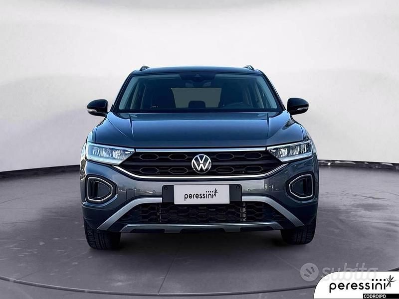 Usata VW T-Roc Life 116 CV (85 kW) 2023 Grigio SUV