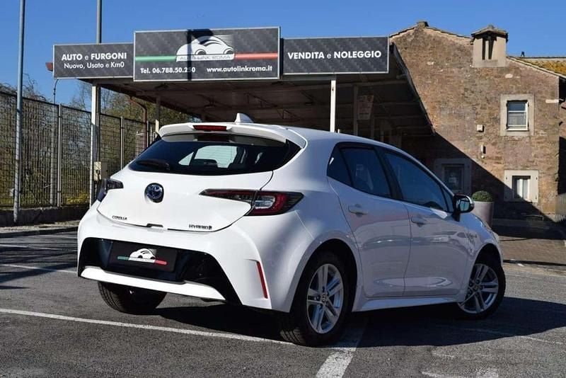 Usata Toyota Corolla Business Edition 98 CV (72 kW) 2020 Bianco / pastello Berlina