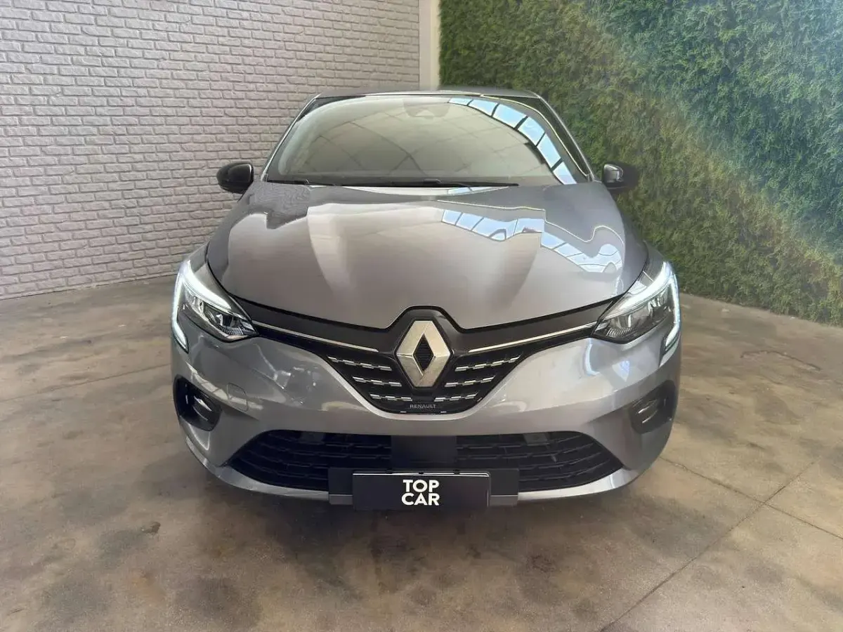 Usata Renault Clio V Techno 91 CV (66 kW) 2023 Grigio scuro metallizato Berlina