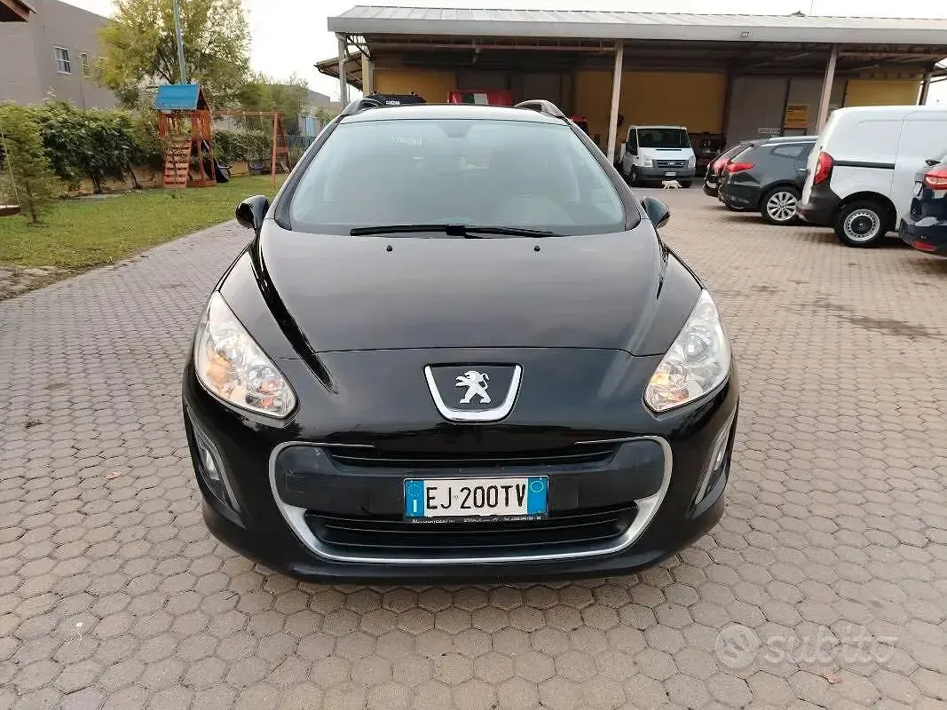 Usata Peugeot 308 SW Access 112 CV (82 kW) 2011 Nero Station wagon