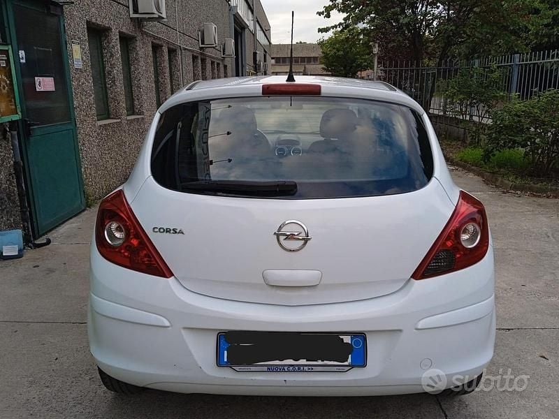 Usata Opel Corsa 90 CV (66 kW) 2015 Bianco Utilitaria