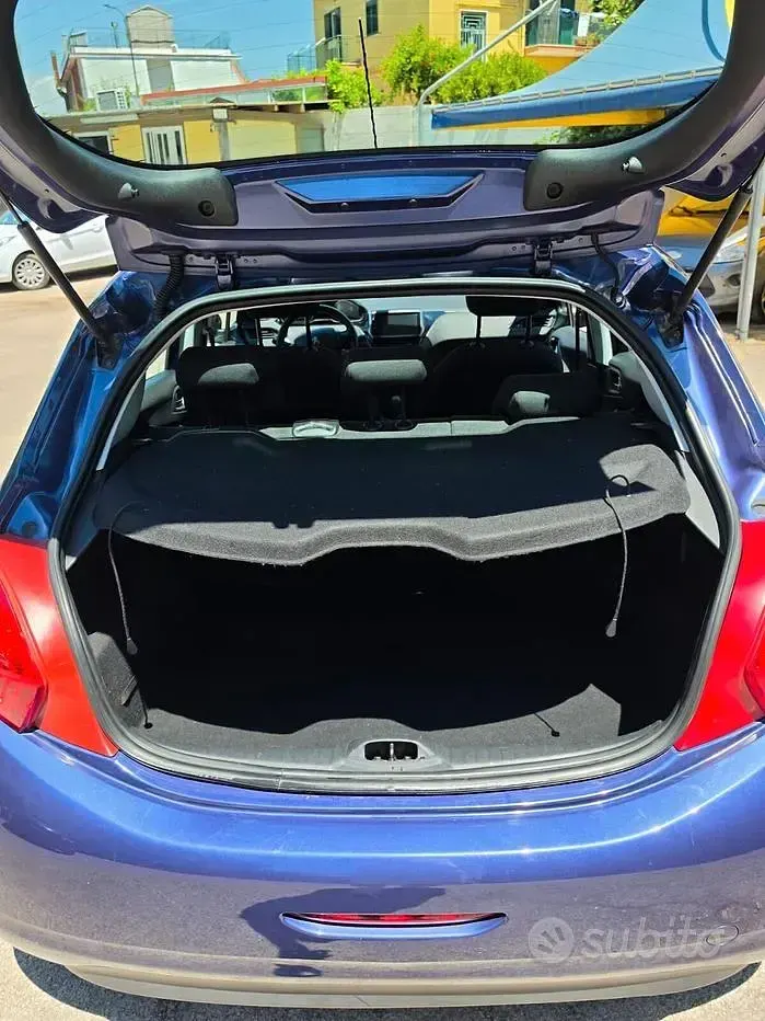 Usata Peugeot 208 Active 82 CV (60 kW) 2012 Blu Utilitaria