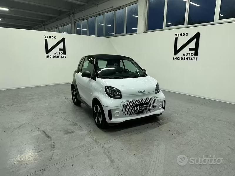 Usata Smart ForTwo Coupé Passion 30 kW (41 CV) 2022 Bianco Utilitaria