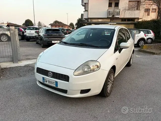 Usata Fiat Grande Punto Dynamic 90 CV (66 kW) 2009 Utilitaria