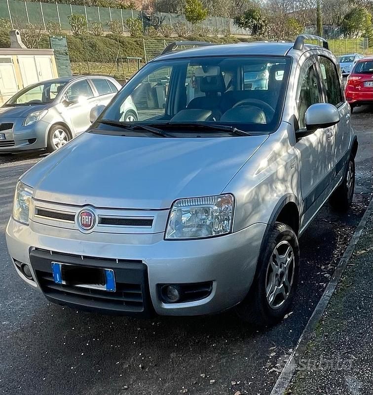 Usata Fiat Panda 4x4 Climbing 75 CV (55 kW) 2013 Grigio Utilitaria