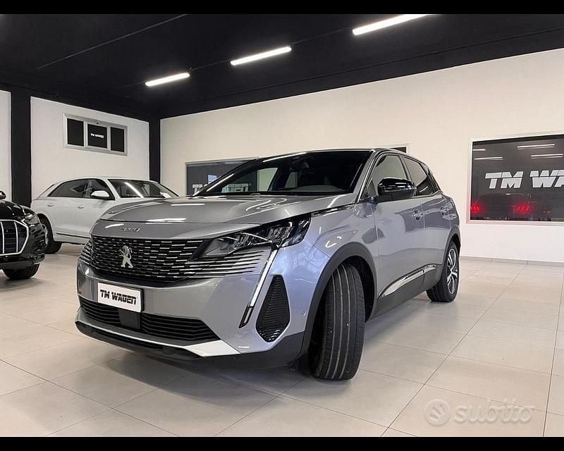 Grigio Usata 2023 Peugeot 3008 Allure SUV | 20.800 € (Buon prezzo) - Immagine 1/4