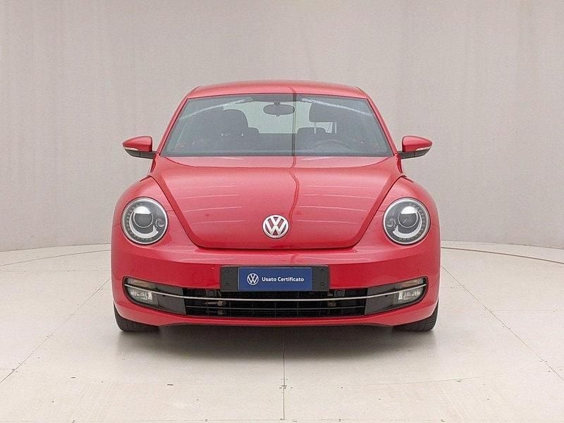 Usata VW Beetle Design 105 CV (77 kW) 2016 Rosso Utilitaria