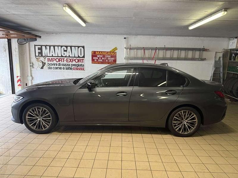 Usata BMW 330e Sport Line 245 CV (180 kW) 2021 Berlina