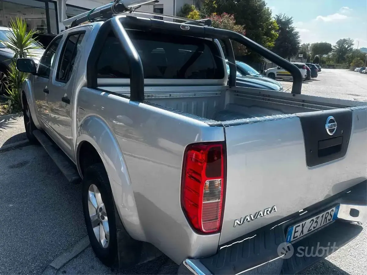Usata Nissan Navara 190 CV (139 kW) 2014 Grigio Pick-up