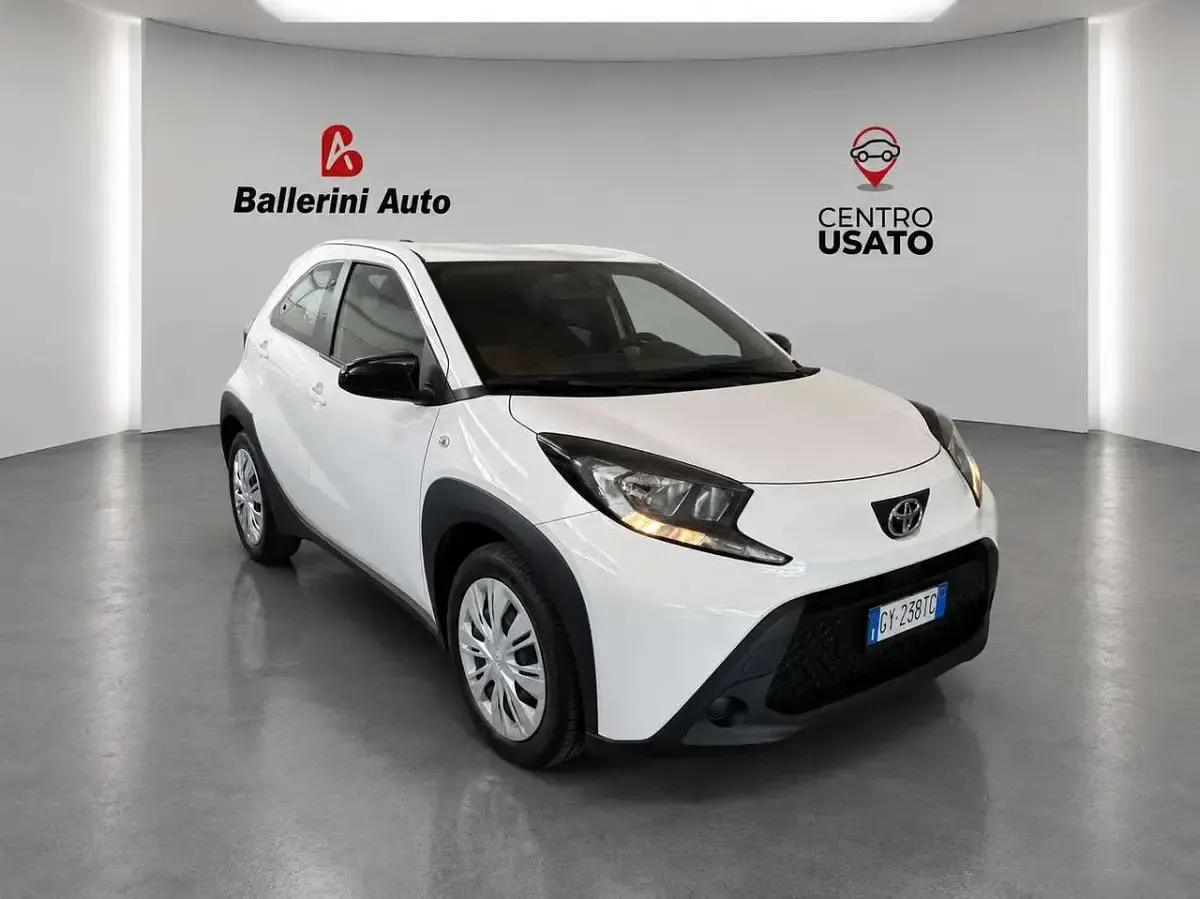 Usata Toyota Aygo X Active 72 CV (52 kW) 2025 Bianco SUV