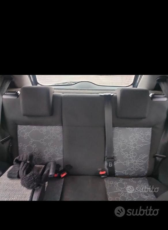 Usata Ford Fiesta Titanium 75 CV (55 kW) 2008 Grigio Utilitaria
