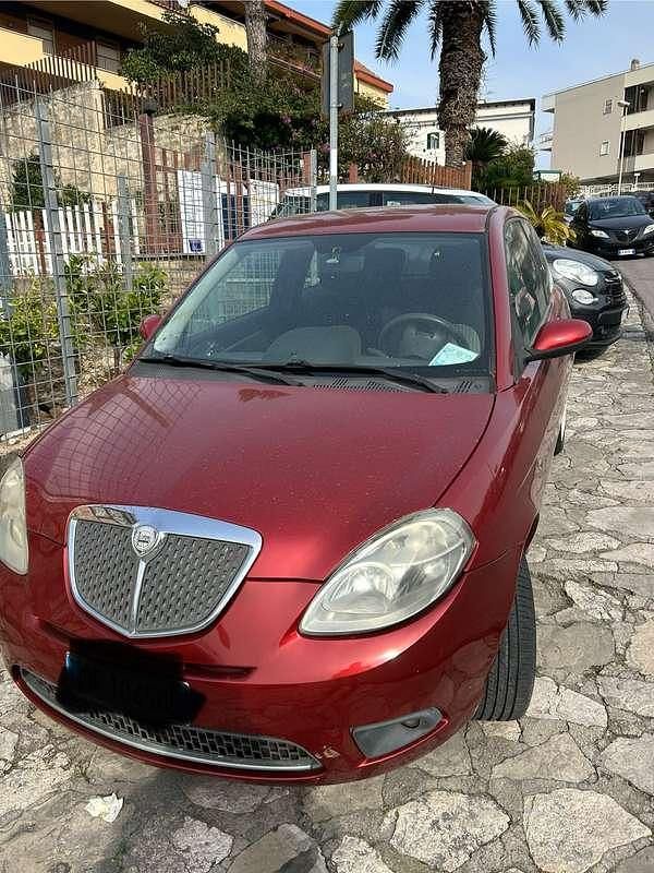 Usata Lancia Ypsilon 60 CV (44 kW) 2007 Rosso Utilitaria