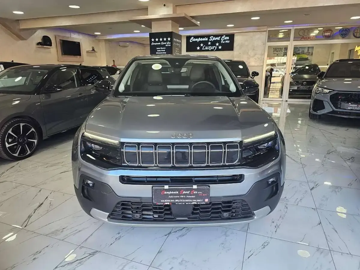 Usata Jeep Avenger Summit 101 CV (74 kW) 2025 Granite con tetto volcano SUV